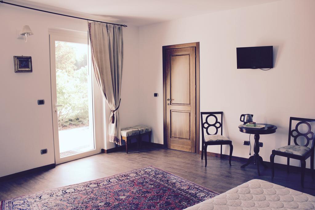 Cascina Castagneto Hotel Castell'Alfero Exterior photo
