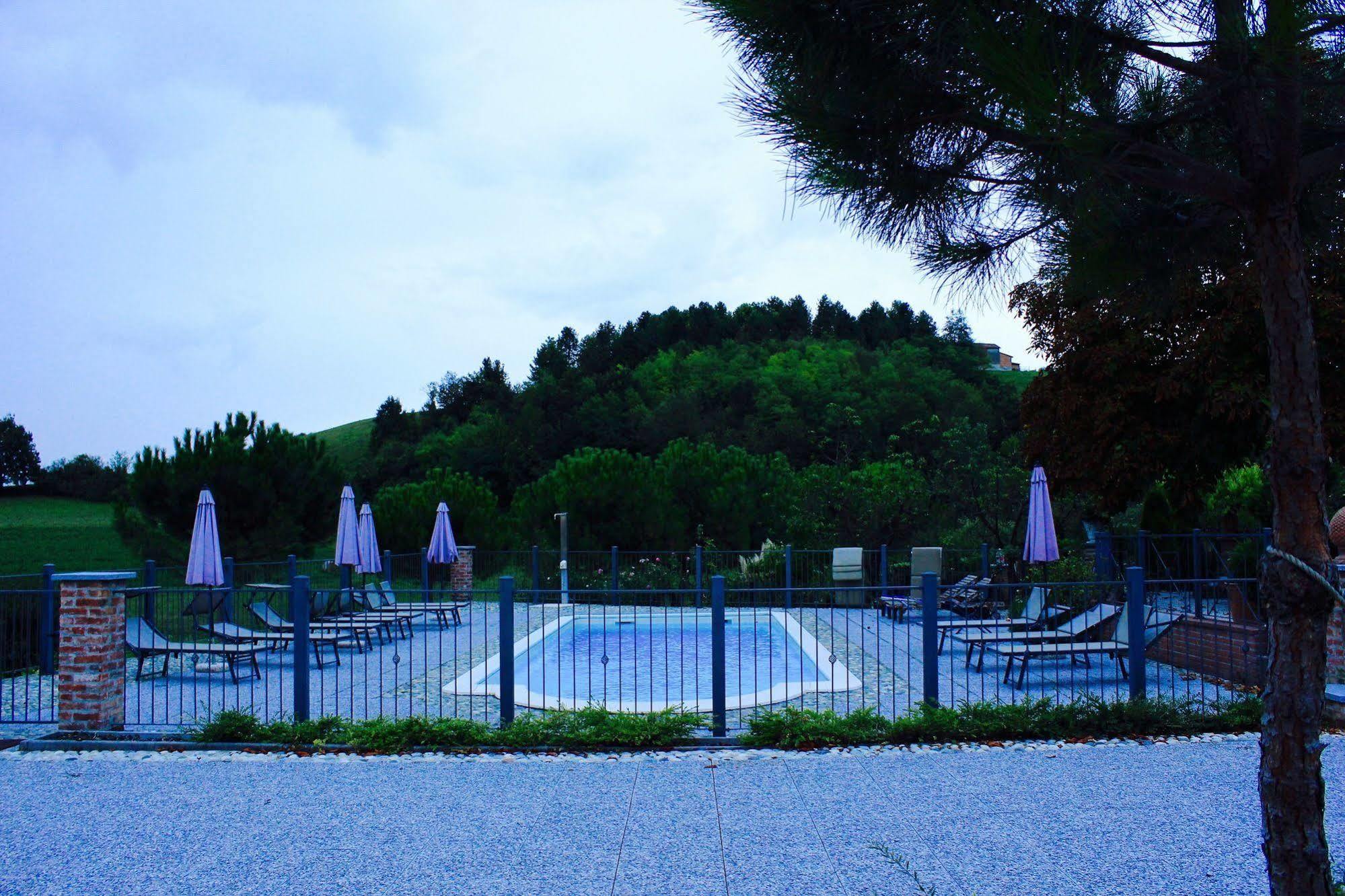 Cascina Castagneto Hotel Castell'Alfero Exterior photo
